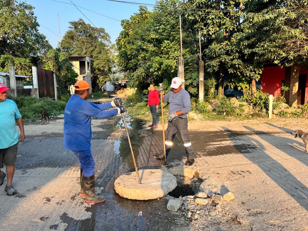 Trabajos de rehabilitación del drenaje en La Ceiba, Xicotepec, tras las inundaciones de octubre de 2025. Fotografía: Gobierno de Puebla, enero de 2026.